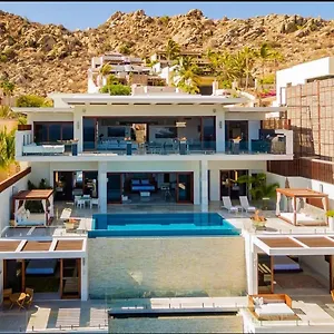 https://villa-mantea-casa-cabo.cabosanlucashotelsmexico.com